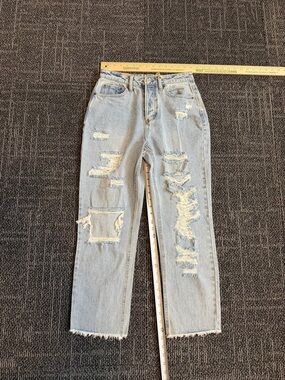 Light Wash Distressed Women’s Jeans